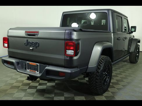 Used 2022 Jeep Gladiator Sport AWD/4WD image 14