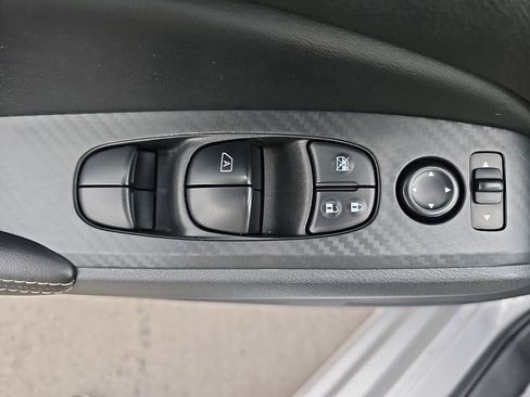 Used 2024 Nissan Altima 2.5 SV FWD image 32