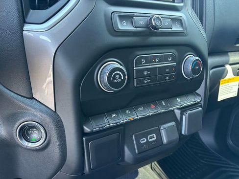 Used 2026 Chevrolet Silverado 1500 Custom Trail Boss w/ Dark Appearance Package AWD/4WD image 18