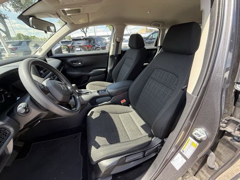 Used 2025 Honda HR-V LX image 28