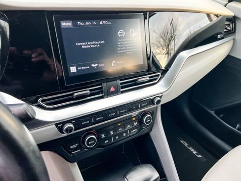 Used 2020 Kia Niro LXS image 44