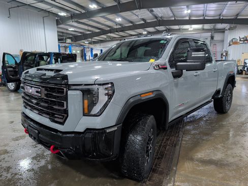 Used 2025 GMC Sierra 2500 AT4X AWD/4WD image 6