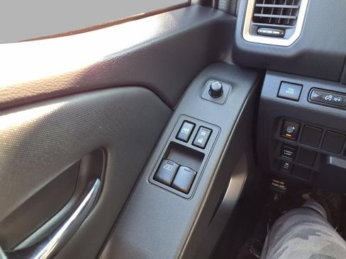 Used 2023 Nissan Frontier SV w/ SV Convenience Package RWD image 22