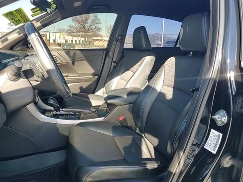 Used 2017 Honda Accord Sport image 8