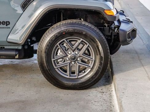 New 2026 Jeep Gladiator Sport AWD/4WD image 11