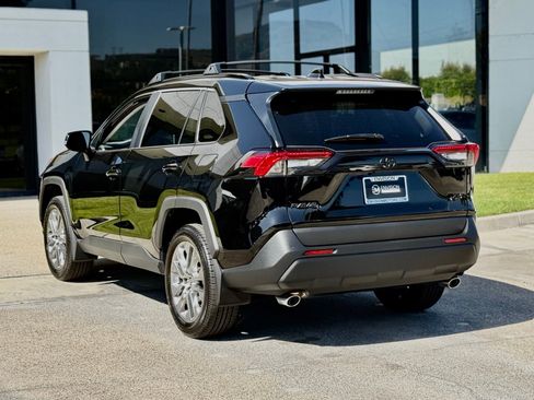 Used 2025 Toyota RAV4 XLE Premium FWD image 10