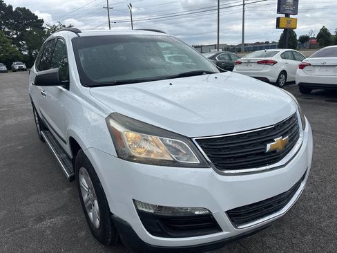Used 2016 Chevrolet Traverse LS FWD image 3
