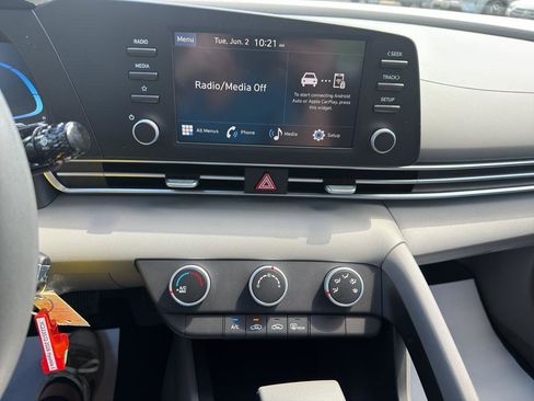 New 2026 Hyundai Elantra SE FWD image 17