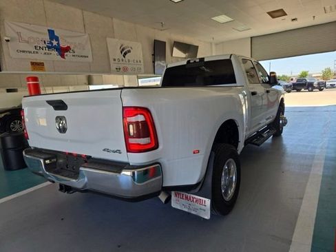 Used 2024 RAM 3500 Tradesman w/ Chrome Appearance Group AWD/4WD image 7