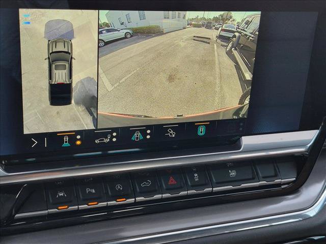 Used 2023 Chevrolet Silverado 1500 High Country w/ Technology Package AWD/4WD image 13