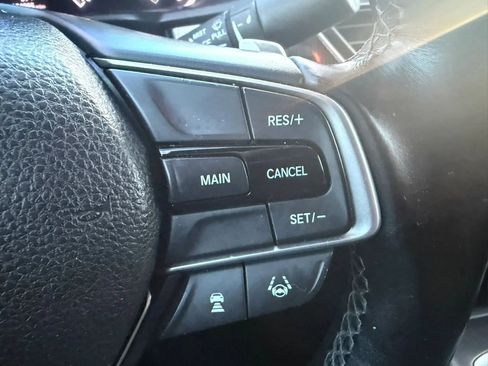 Used 2018 Honda Accord Sport image 14