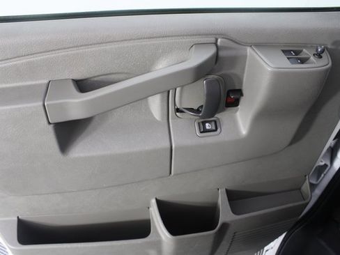 Used 2016 Chevrolet Express 3500 LT w/ LT Preferred Equipment Group image 10