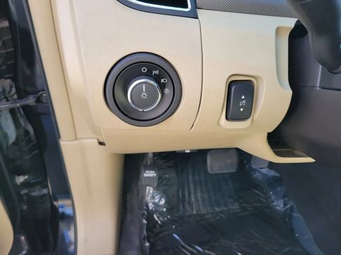 Used 2017 Ford Taurus SE image 21