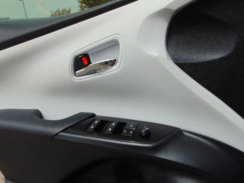 Used 2017 Toyota Prius Three Touring w/ Carpet Mat Package FWD image 20
