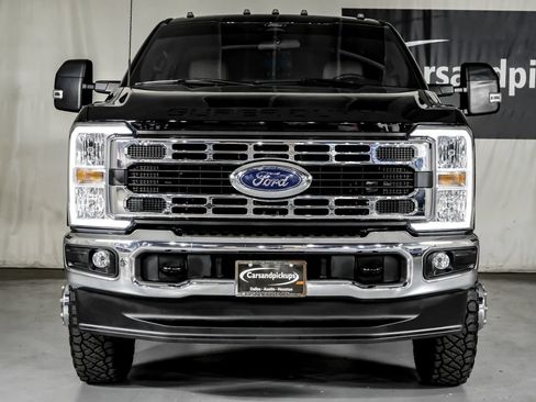 Used 2024 Ford F350 XLT AWD/4WD image 3