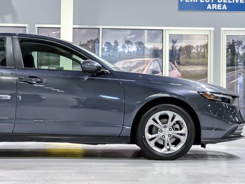 Used 2023 Honda Accord LX image 33