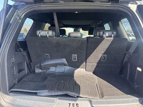 Used 2023 Ford Expedition Limited image 13