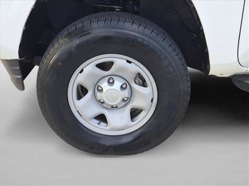 Certified 2023 Toyota Tacoma SR5 AWD/4WD image 20