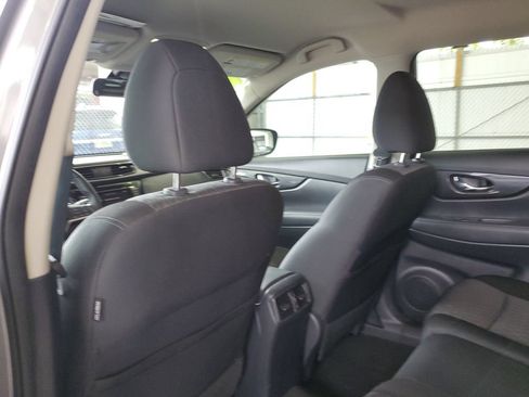 Used 2019 Nissan Rogue SV FWD image 15