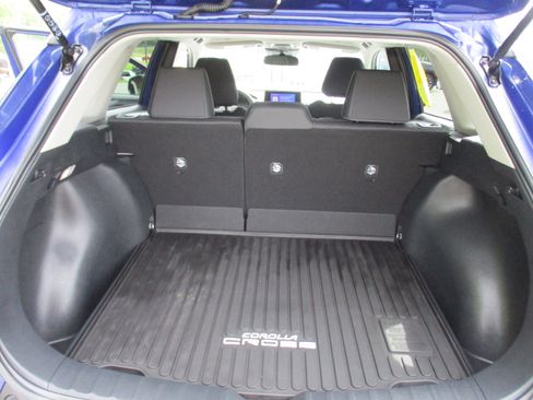 Used 2024 Toyota Corolla Cross LE AWD/4WD image 13