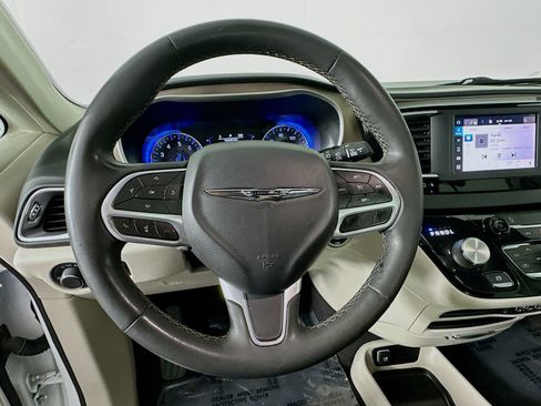 Used 2023 Chrysler Voyager LX FWD image 12