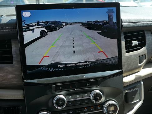 Used 2024 Ford Expedition Limited RWD image 20