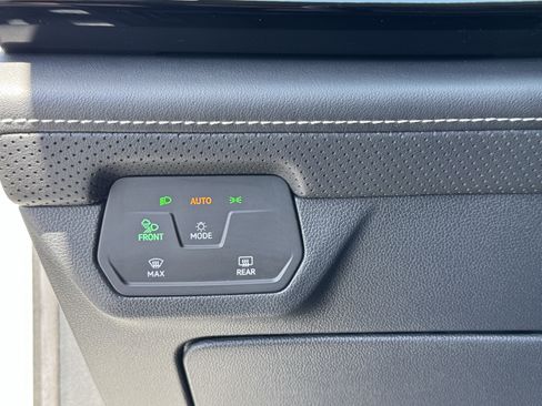 Used 2024 Volkswagen Atlas SE FWD image 29
