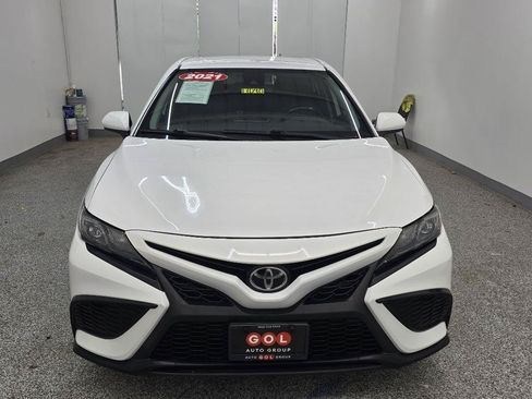 Used 2021 Toyota Camry SE FWD image 4