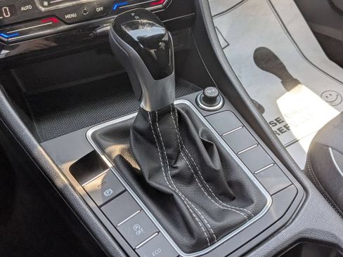 Used 2025 Volkswagen Jetta Sport FWD image 19