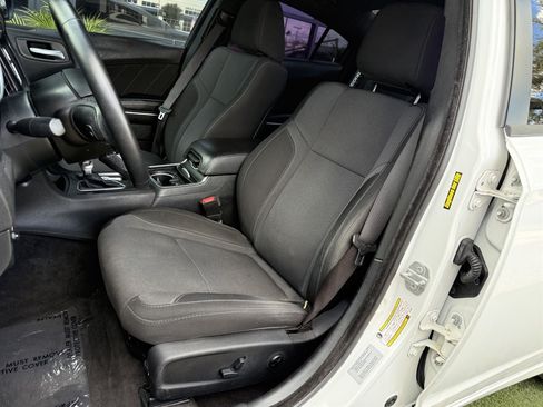 Used 2018 Dodge Charger SXT Plus RWD image 14