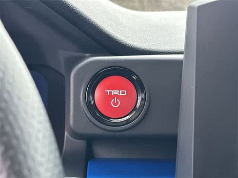 Used 2025 Toyota Tacoma TRD Sport image 10