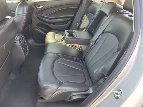 Used 2018 Buick Envision Essence FWD image 26