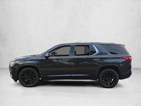 Used 2020 Chevrolet Traverse Premier w/ LPO, Blackout Package FWD image 9
