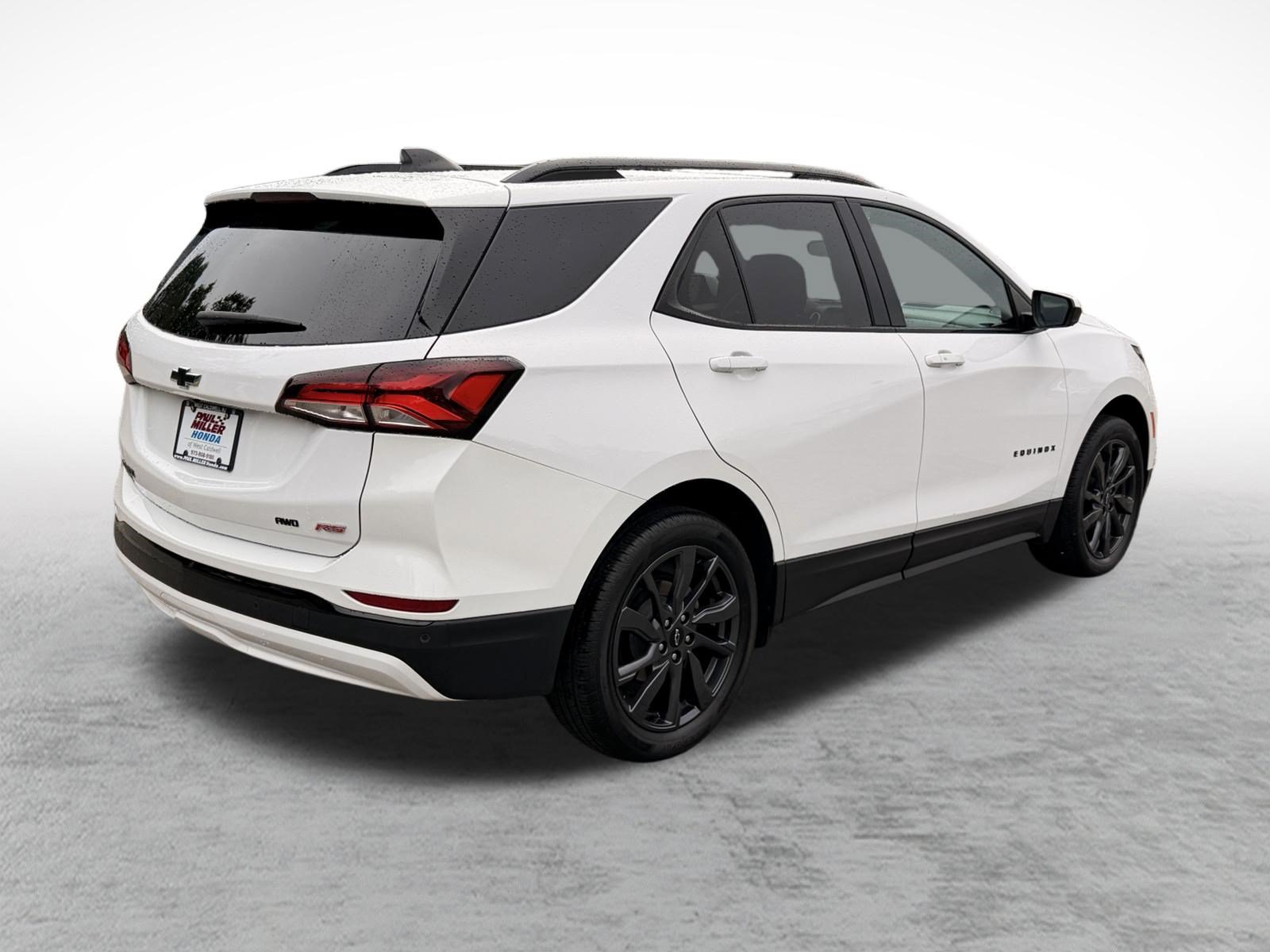 Used 2024 Chevrolet Equinox RS w/ LPO, Floor Liner Package AWD/4WD image 7