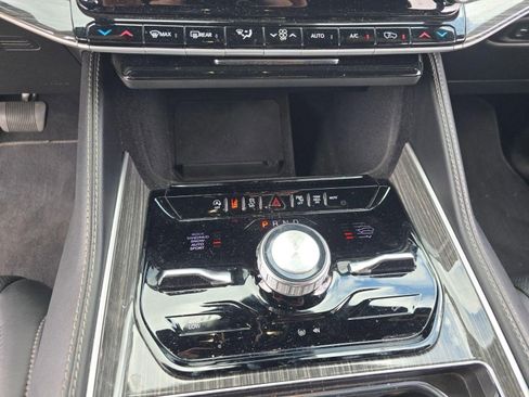 Used 2022 Jeep Wagoneer Series III w/ Flexible Seating Group image 31