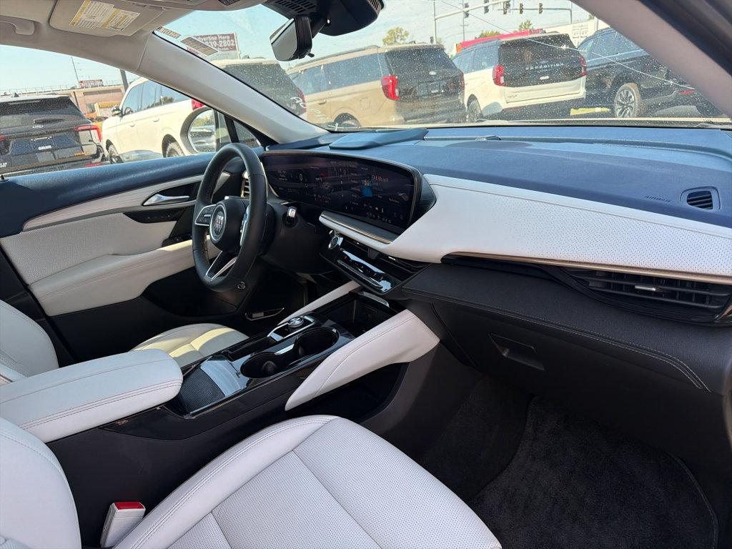 Used 2025 Buick Envision Avenir AWD/4WD image 16