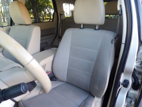 Used 2012 Ford Escape XLT image 19