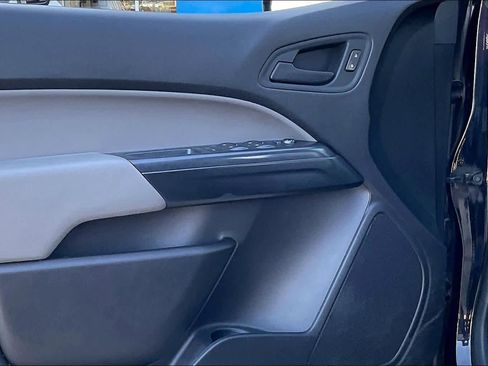 Used 2022 Chevrolet Colorado W/T w/ Custom Special Edition RWD image 19