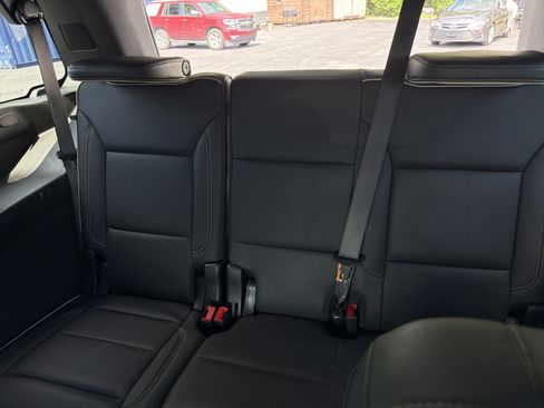 Used 2025 Chevrolet Tahoe Premier AWD/4WD image 24
