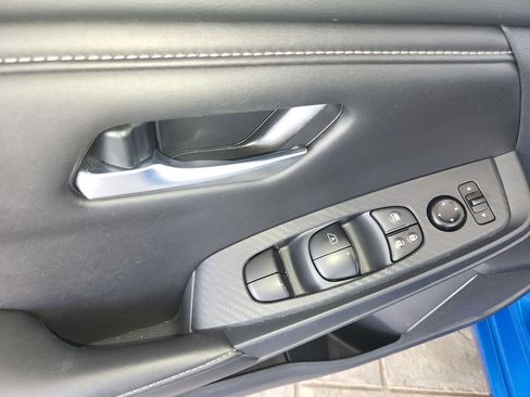 Used 2025 Nissan Sentra SV FWD image 28