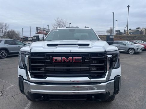 New 2025 GMC Sierra 2500 Pro image 3