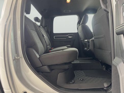 New 2026 RAM 2500 Big Horn AWD/4WD image 32