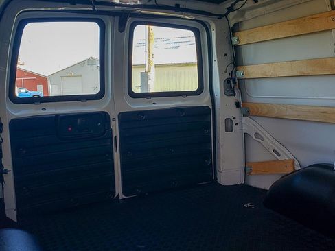 Used 2023 GMC Savana 2500 w/ Driver Convenience Package image 24