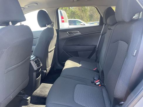 Used 2025 Kia Sportage LX image 23