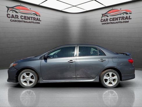 Used 2013 Toyota Corolla S image 2