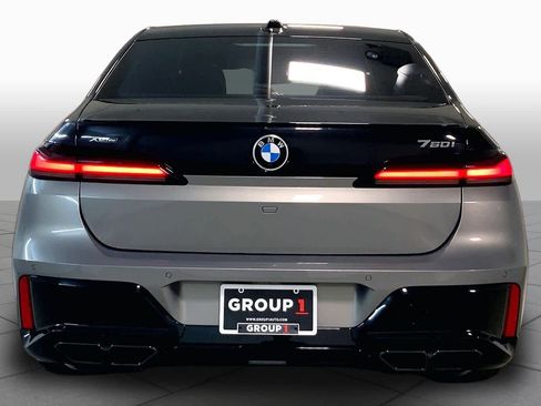 Certified 2023 BMW 760i xDrive AWD/4WD image 4