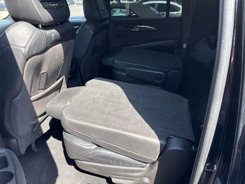 Used 2016 Cadillac Escalade ESV Platinum image 9