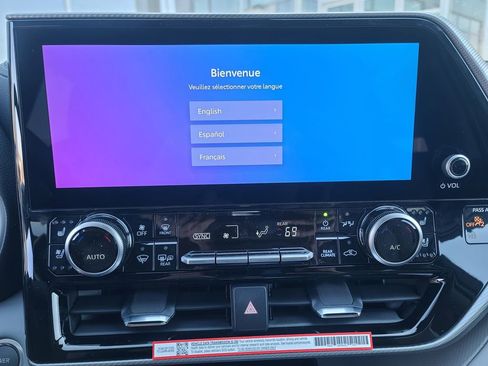 New 2026 Toyota Highlander Platinum image 36