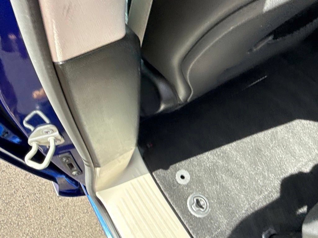 Used 2019 Chrysler Pacifica Touring-L FWD image 32