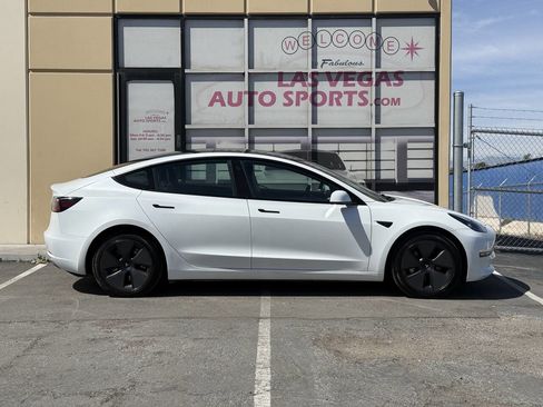 Used 2023 Tesla Model 3 Standard Range image 5